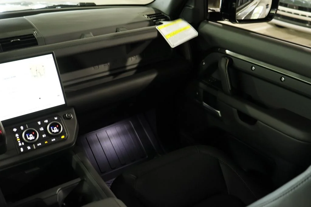 New 2026 Carpathian Grey Land Rover X-Dynamic SE image 17