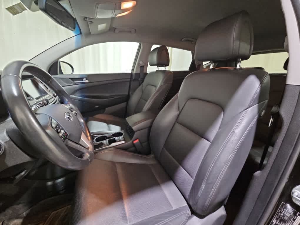 Used 2017 Black Noir Pearl Hyundai SE Plus image 7