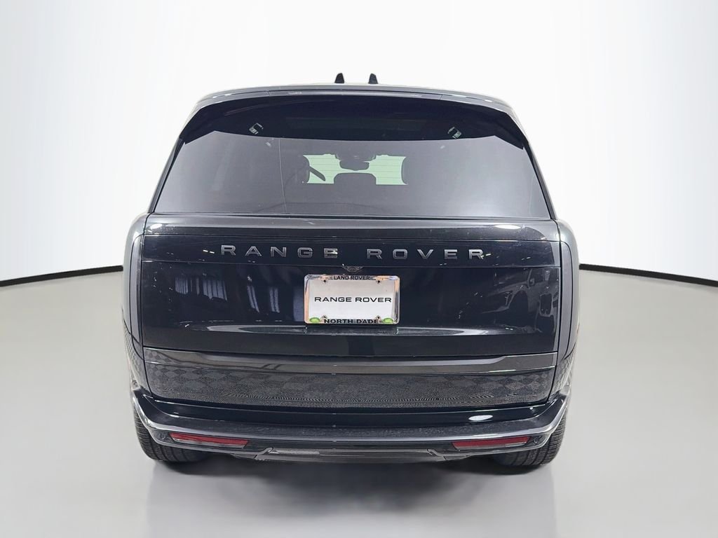 New 2026 Santorini Black Land Rover SE image 6