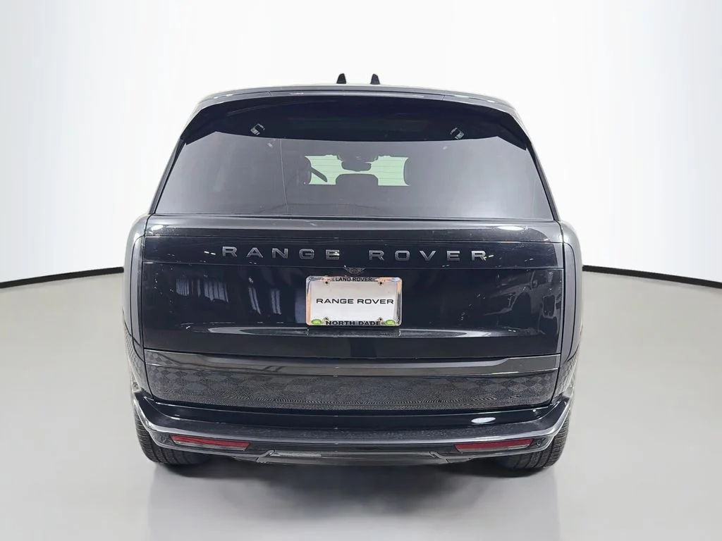 New 2026 Santorini Black Land Rover SE image 6
