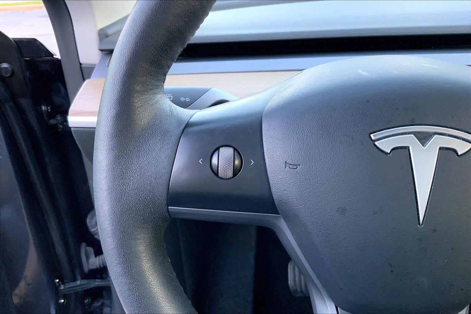 Used 2022 Deep Blue Metallic Tesla Long Range image 21