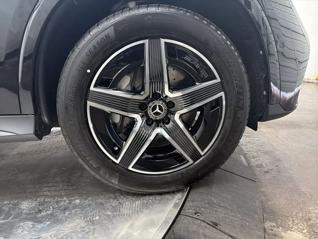 Used 2026 Black Mercedes-Benz GLC 300 image 9