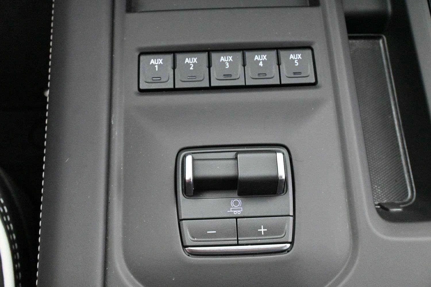 Used 2026 Titanium Rush Metallic GMC AT4X image 27