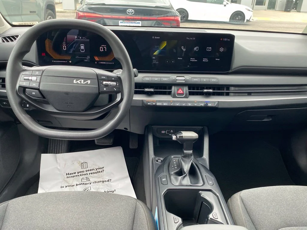 Used 2025  Kia LXS image 8