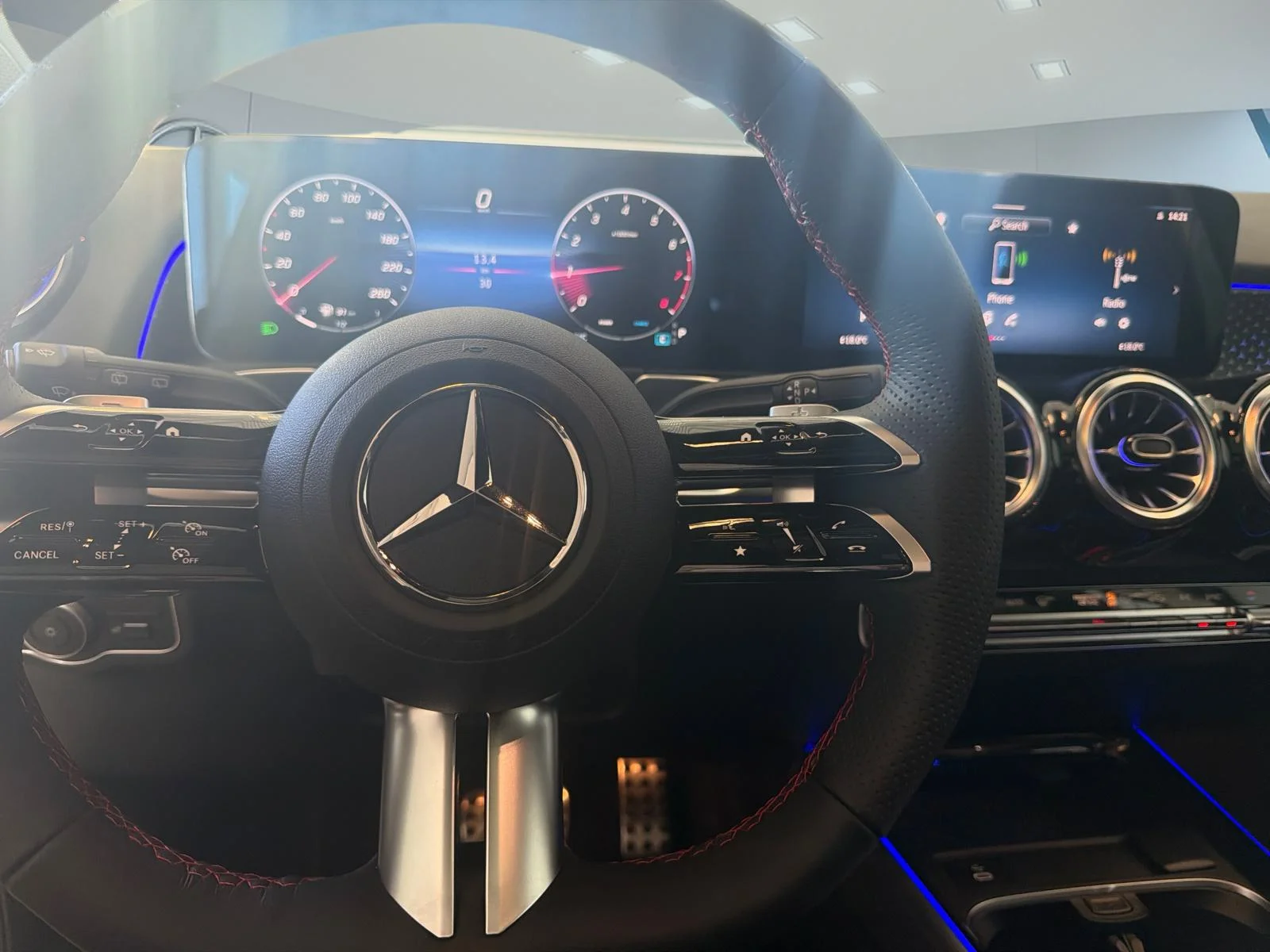 New 2026 White Mercedes-Benz Glb 250 4matic Suv image 14