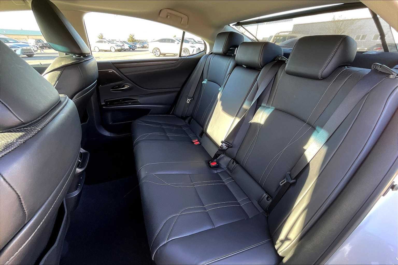 Used 2024 Eminent White Pearl Lexus Luxury image 20