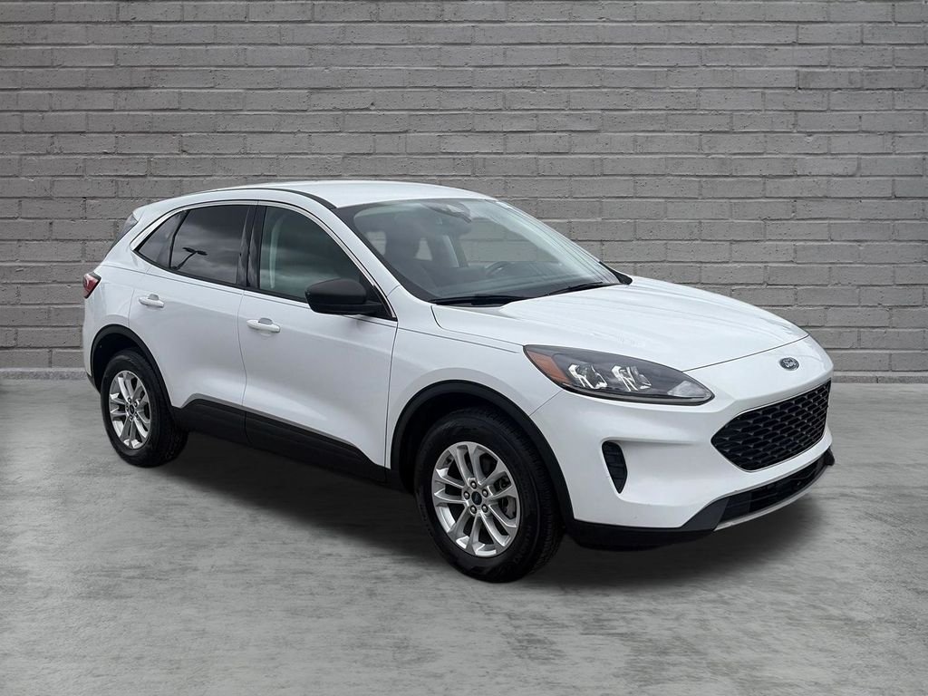 Used 2022 White Ford SE image 8