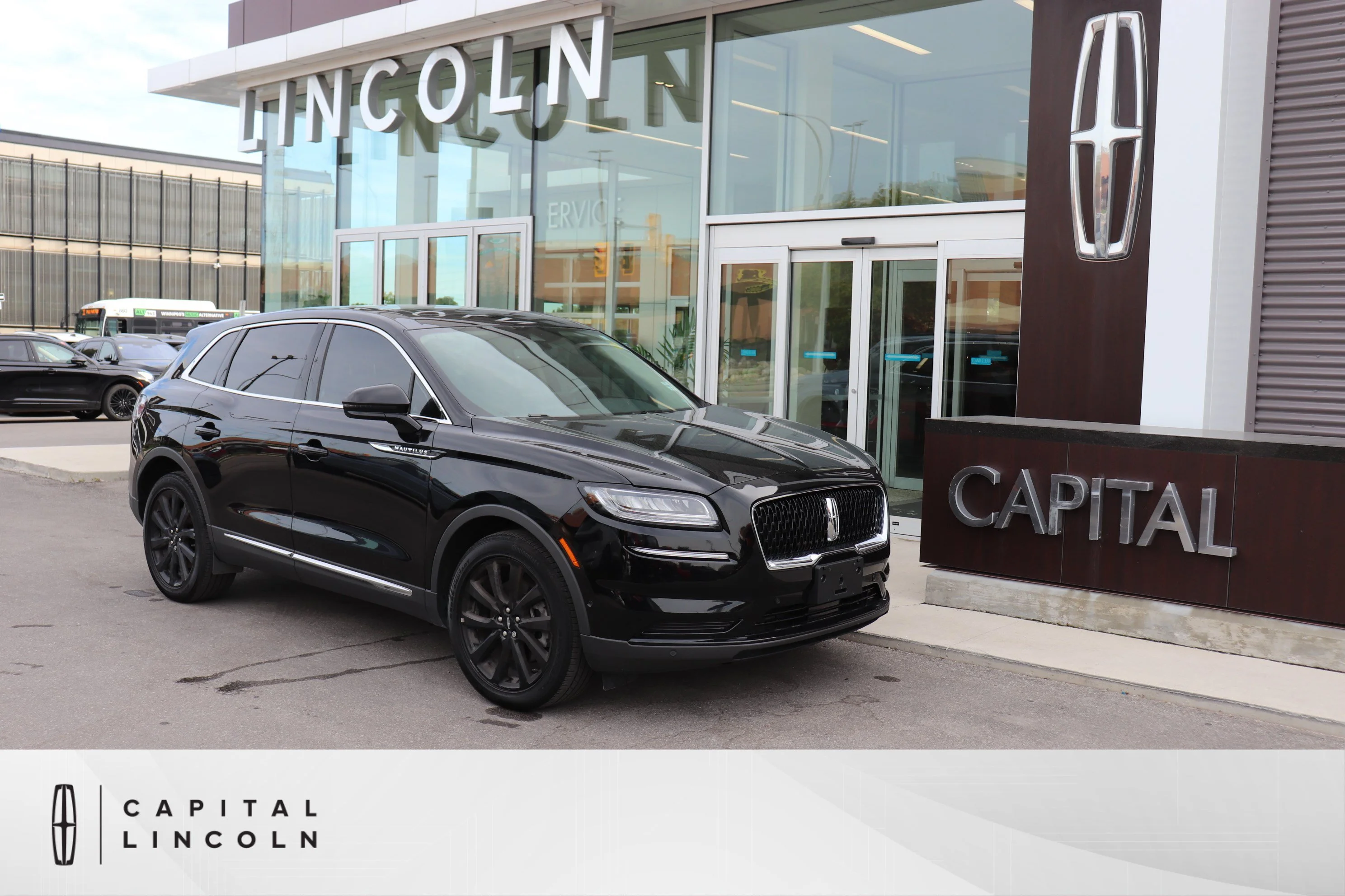 Used 2023 Black Lincoln Reserve image 1