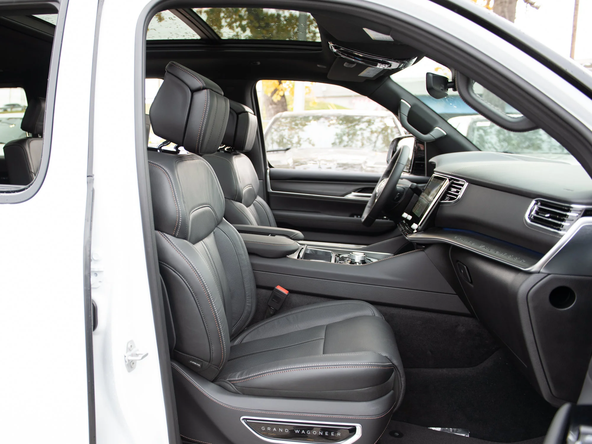 New 2027 White Jeep Summit Obsidian* 4x4, Rear DVD, Massage Seats, HD Trailer Tow Pkg image 33