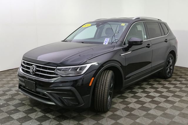 Used 2024  Volkswagen 2.0T SE image 5