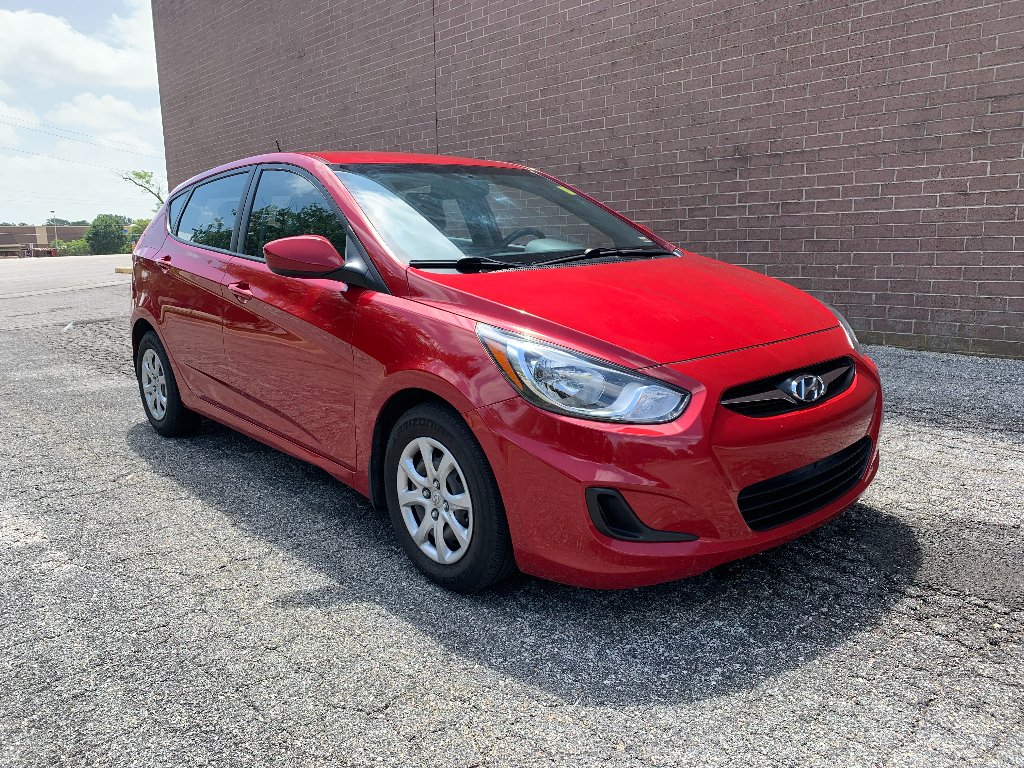 Used 2013 Boston Red Metallic Hyundai GS image 7