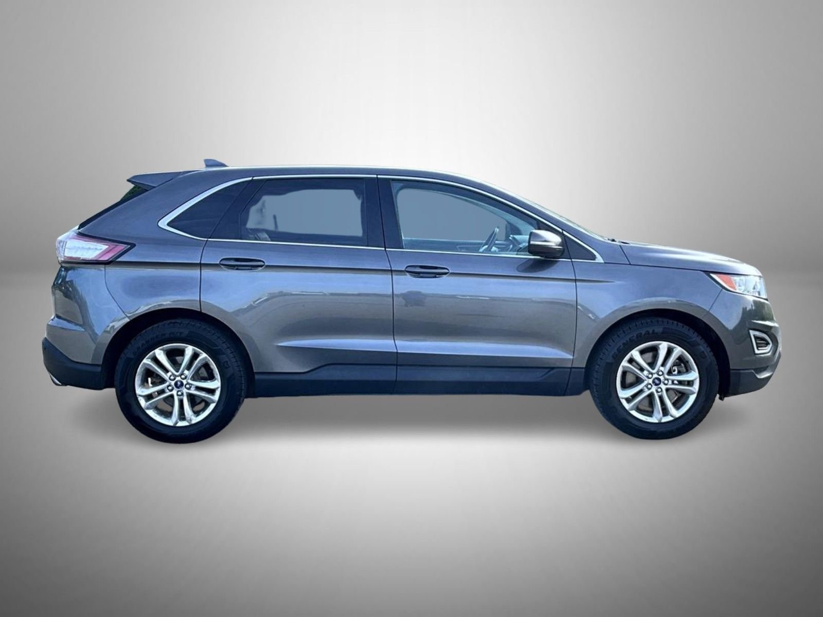 Used 2016 Gray Ford SEL image 4