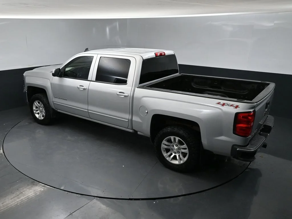 Used 2017 Silver Ice Metallic Chevrolet LT image 15