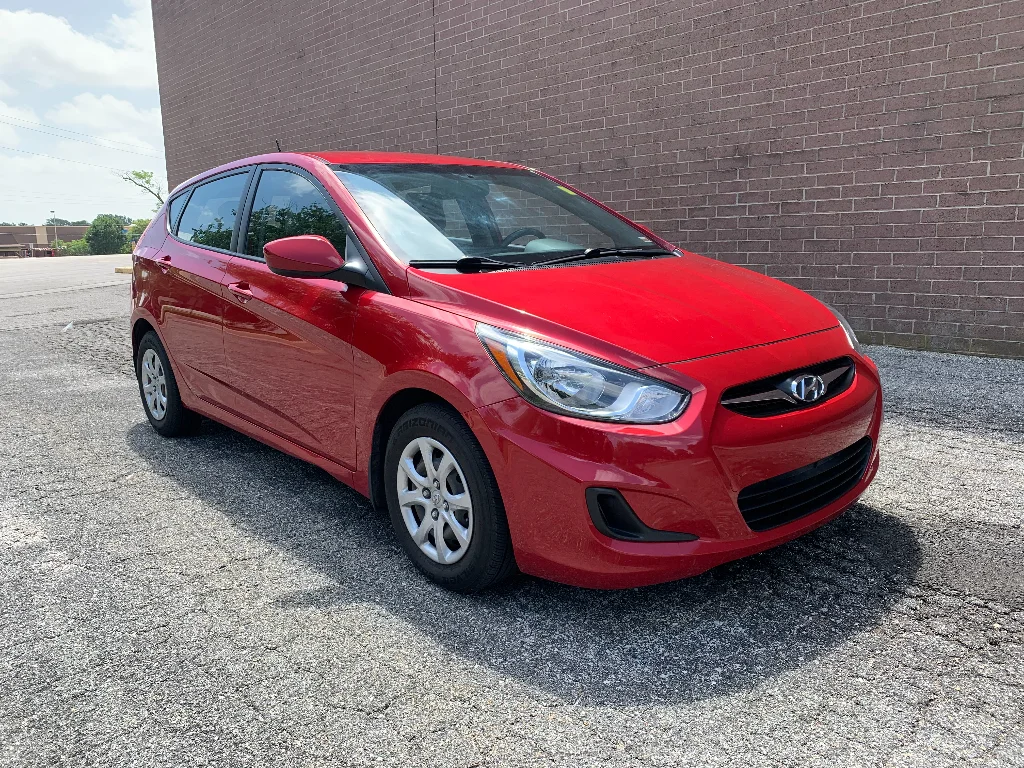 Used 2013 Boston Red Metallic Hyundai GS image 7