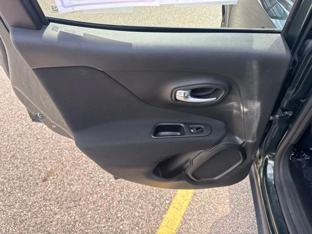 Used 2021 Technogreen Metallic Clearcoat Jeep Sport image 22
