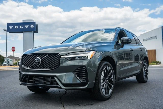 New 2026 Forest Lake Volvo T8 Plus image 3