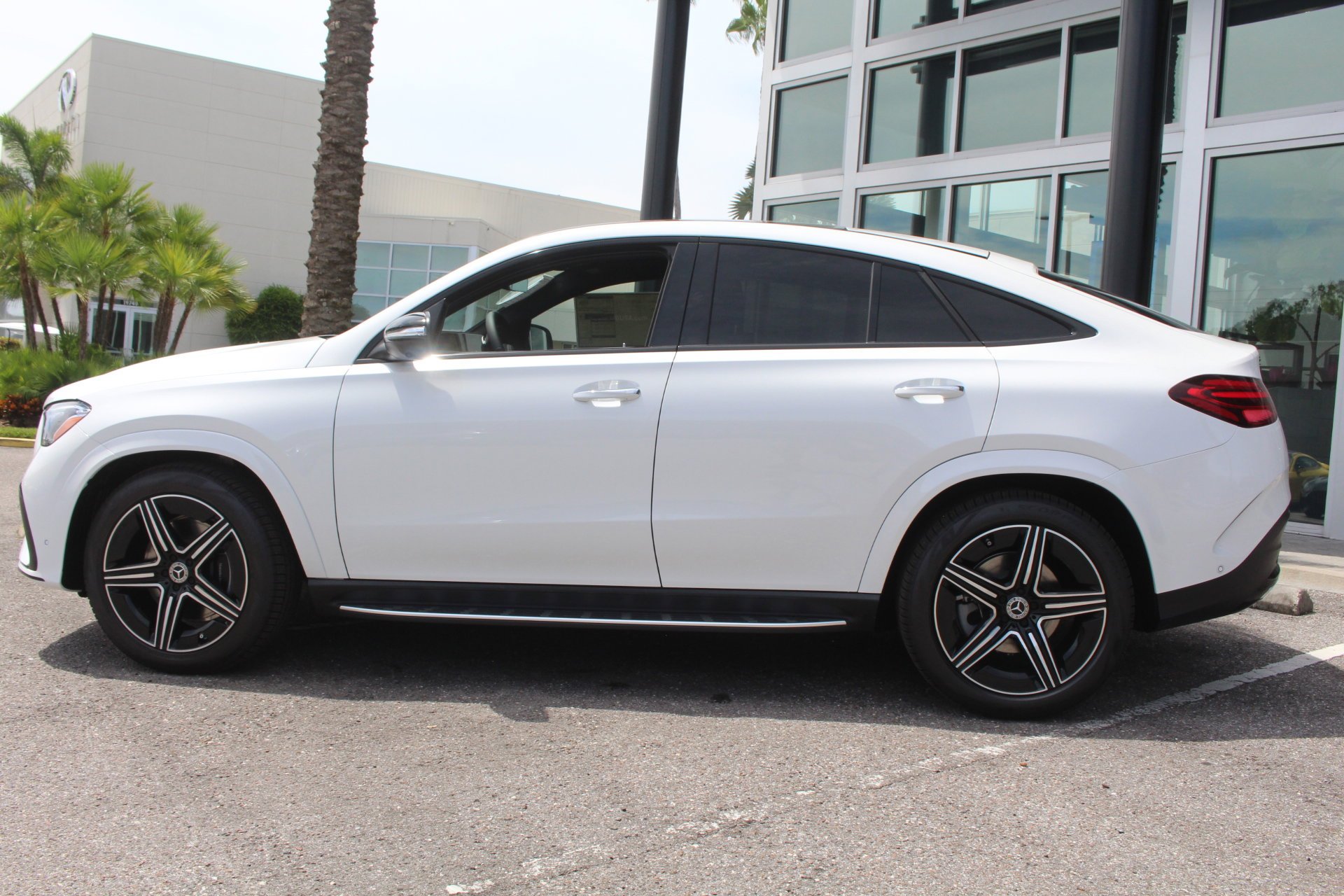 New 2026 MOONLIGHT WHITE Mercedes-Benz GLE 450 image 3