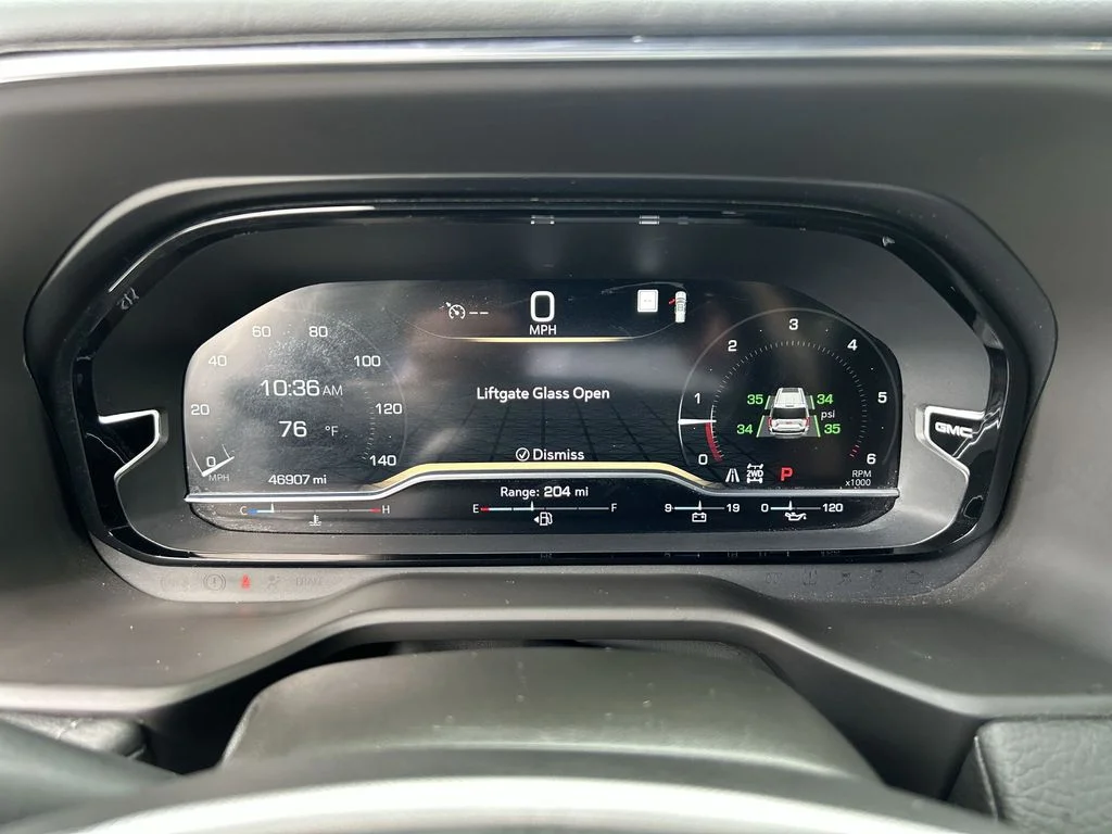 Used 2022 White GMC Denali image 21