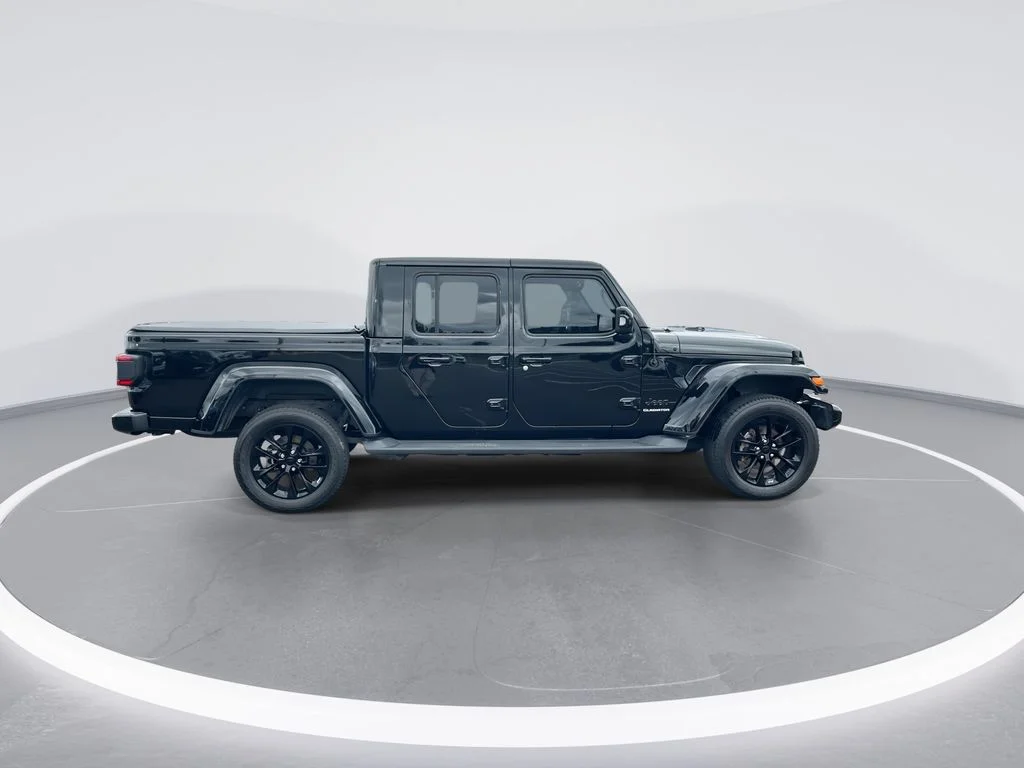 Used 2022 Black Jeep High Altitude image 9