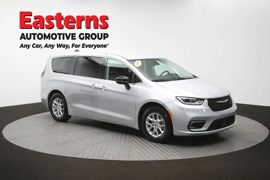 Used 2024 Silver Chrysler Touring L image 50