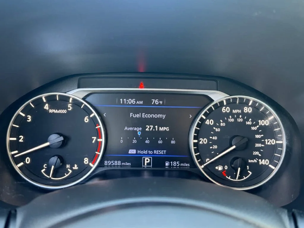 Used 2020 White Nissan 2.5 SV image 5