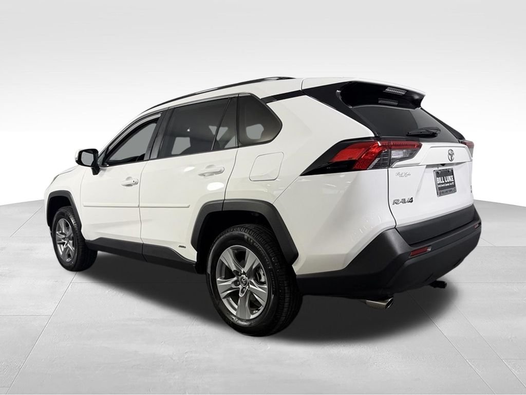 Used 2025 Ice Toyota XLE image 8