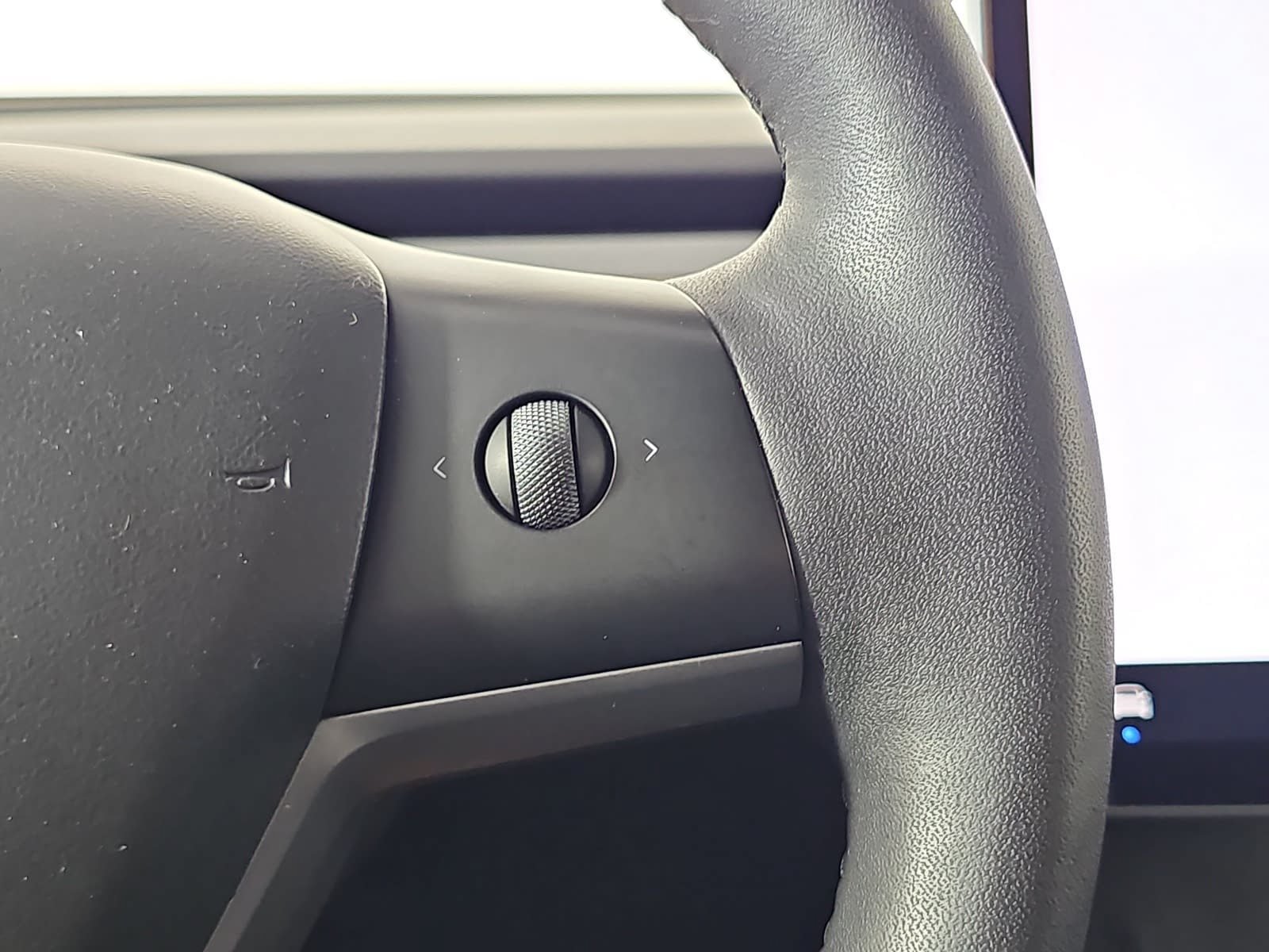 Used 2022 White Tesla Long Range image 18
