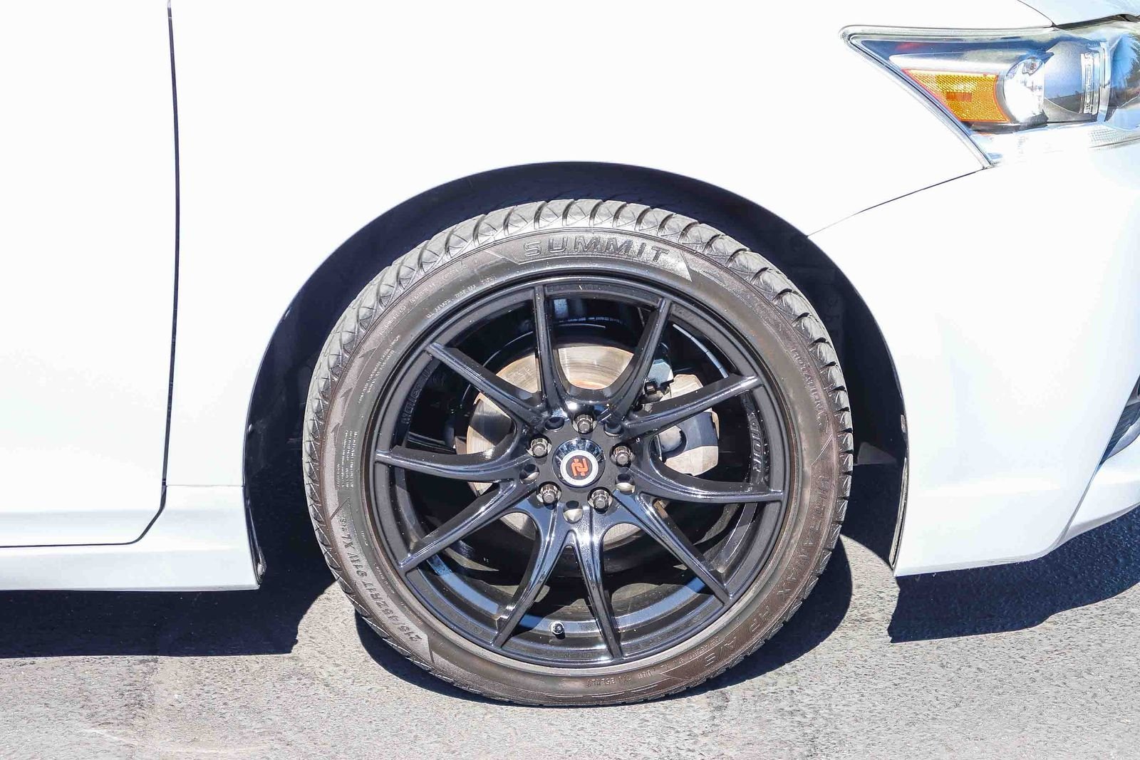 Used 2015 Silver Lexus 200h image 11