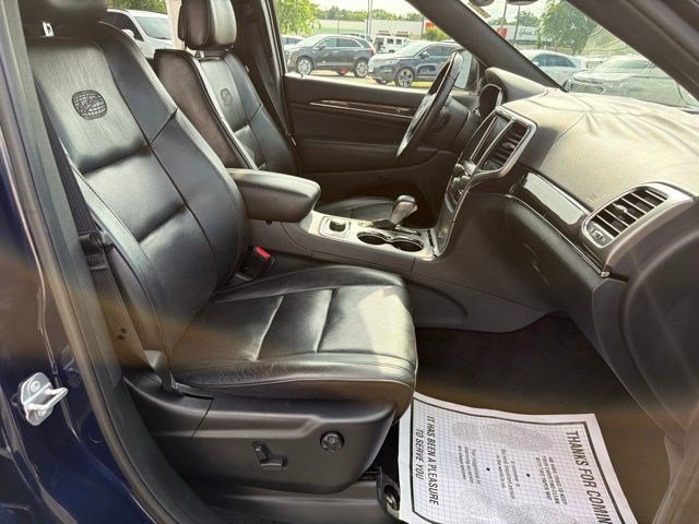 Used 2018 True Blue Pearlcoat Jeep Overland image 17