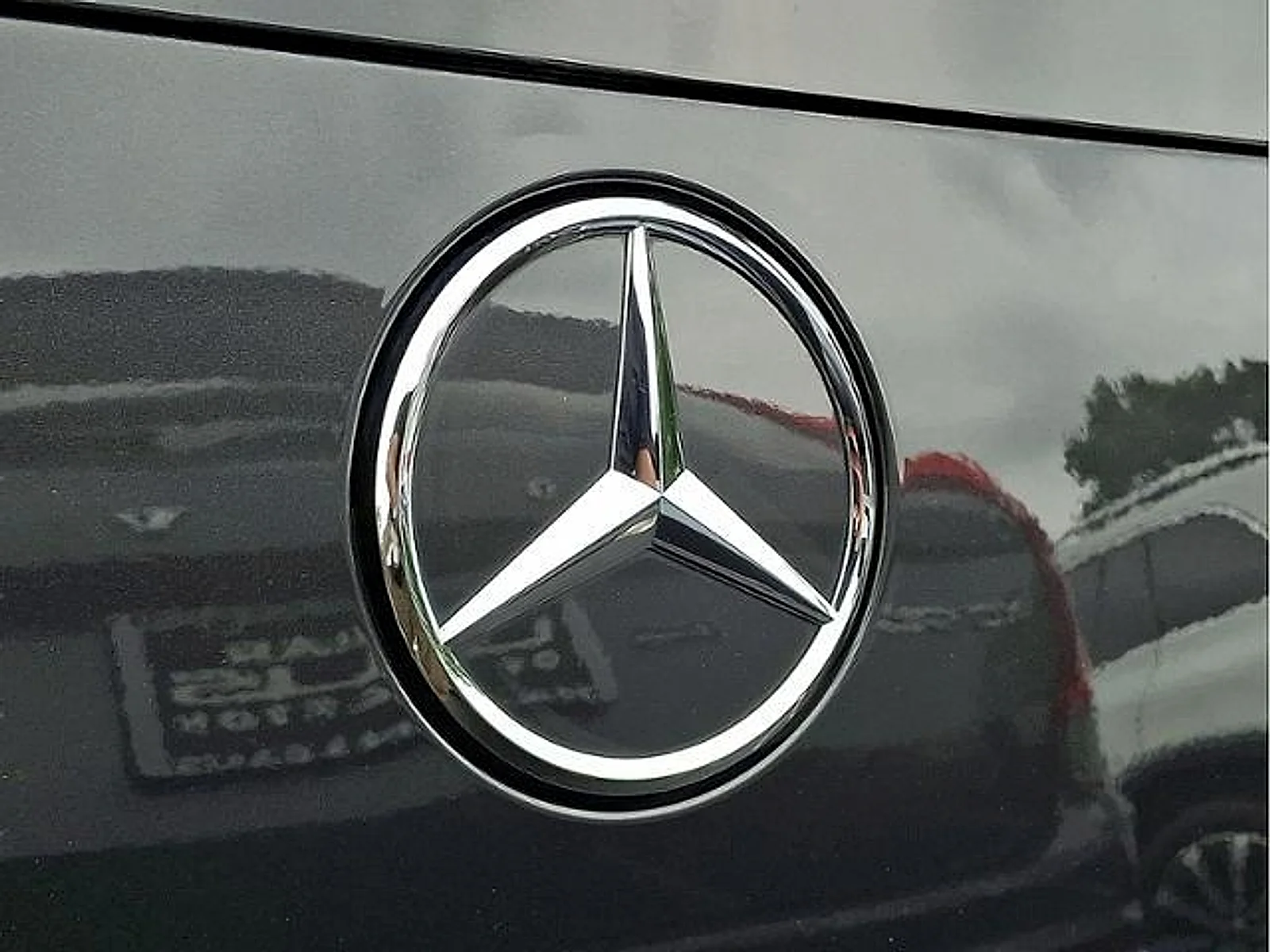 Used 2022 Obsidian Black Metallic Mercedes-Benz 4MATIC® image 9