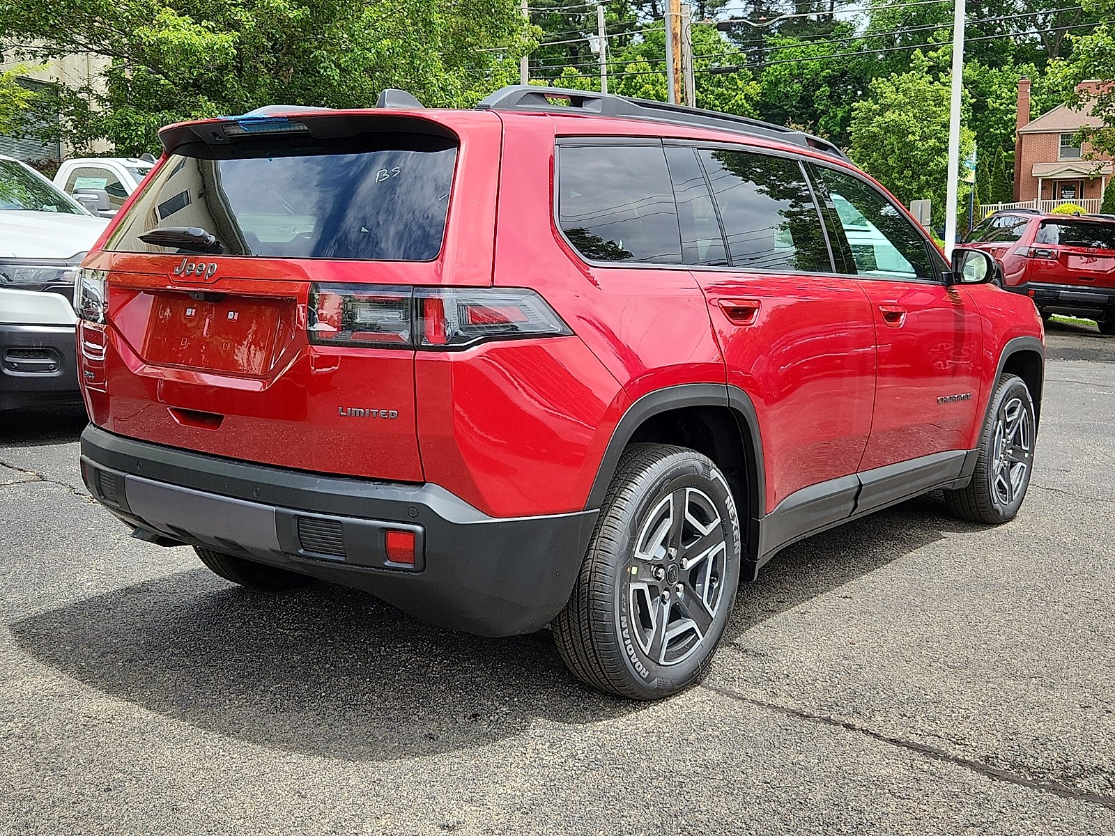 New 2026 Red Hot Pearl-Coat Exterior Paint Jeep Limited 4x4 image 6