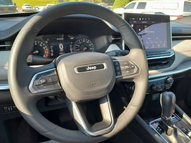 Used 2024 White Jeep Limited image 11