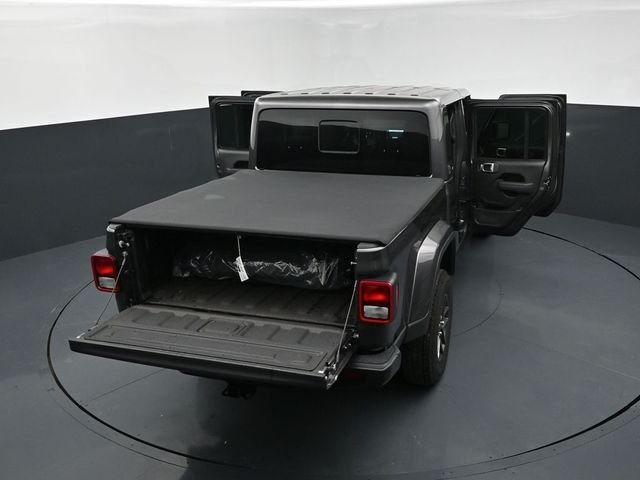 New 2026 Granite Crystal Metallic Clear-Coat Exterior Paint Jeep Sport S image 29
