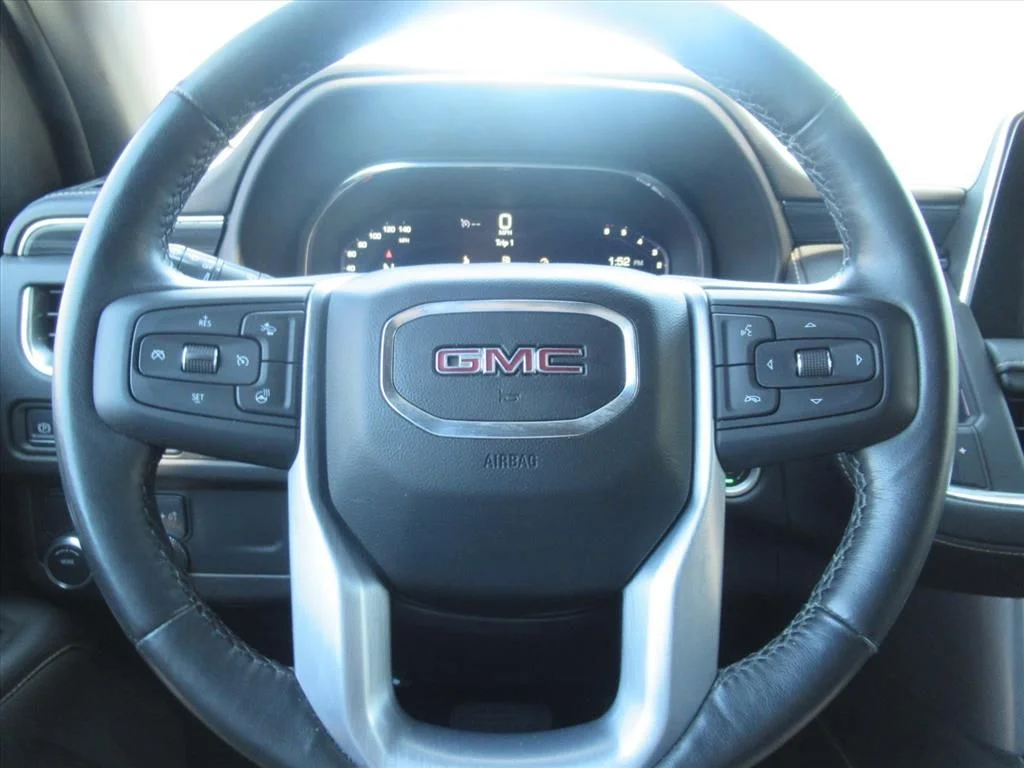 Used 2022 Black GMC SLT image 22