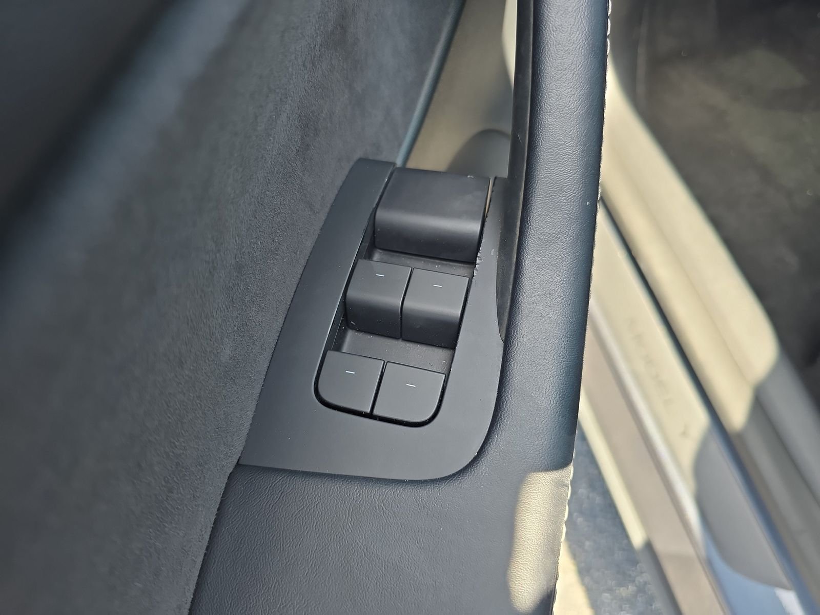 Used 2022  Tesla Performance image 14