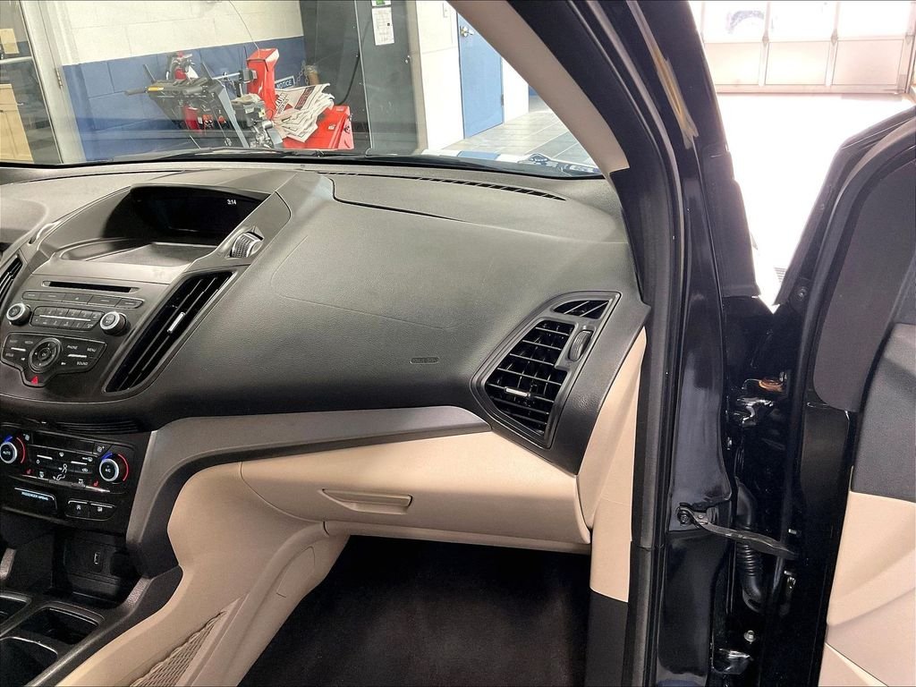 Used 2018 Black Ford SE image 13
