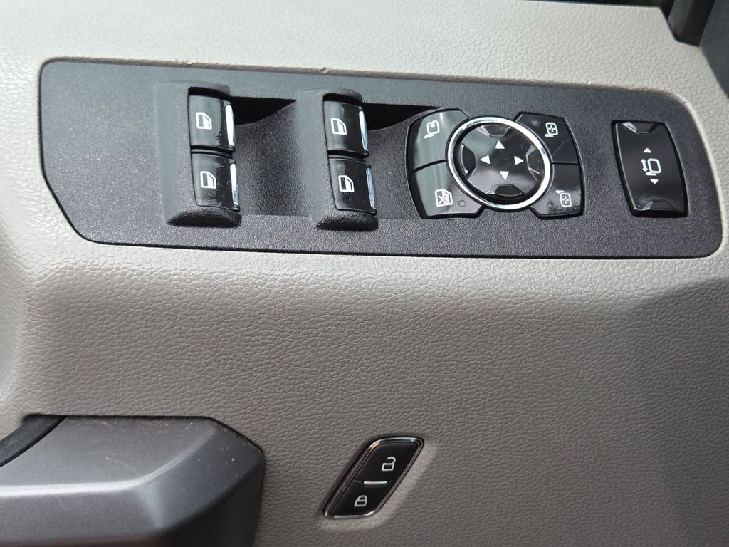 Used 2019 Gray Ford XLT image 27
