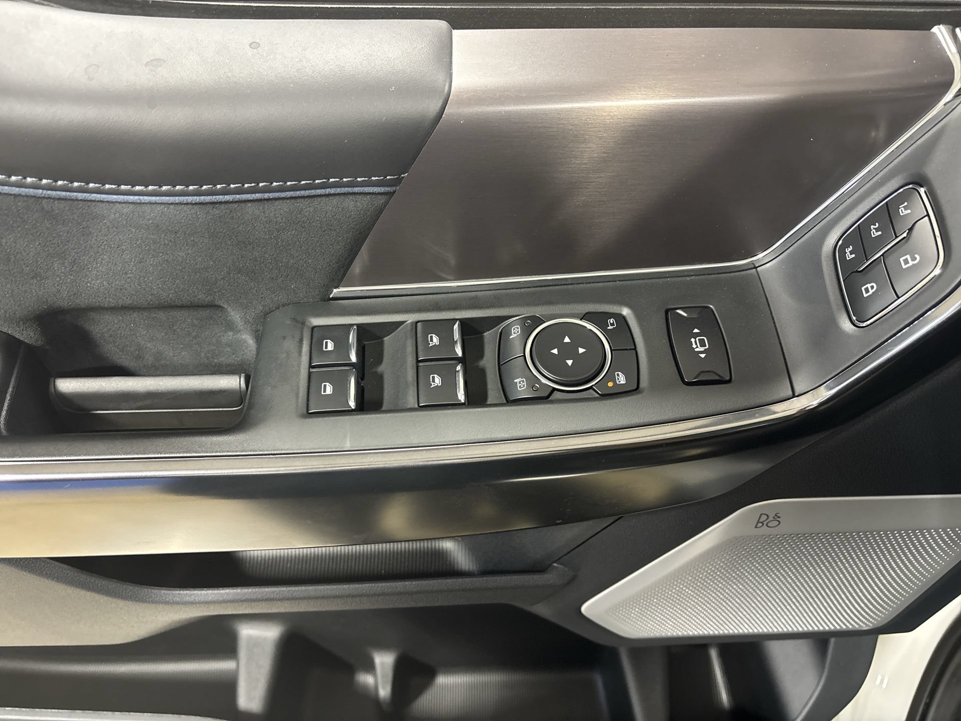 New 2026 Star White Metallic Tri-Coat Ford F-350® Platinum® image 15