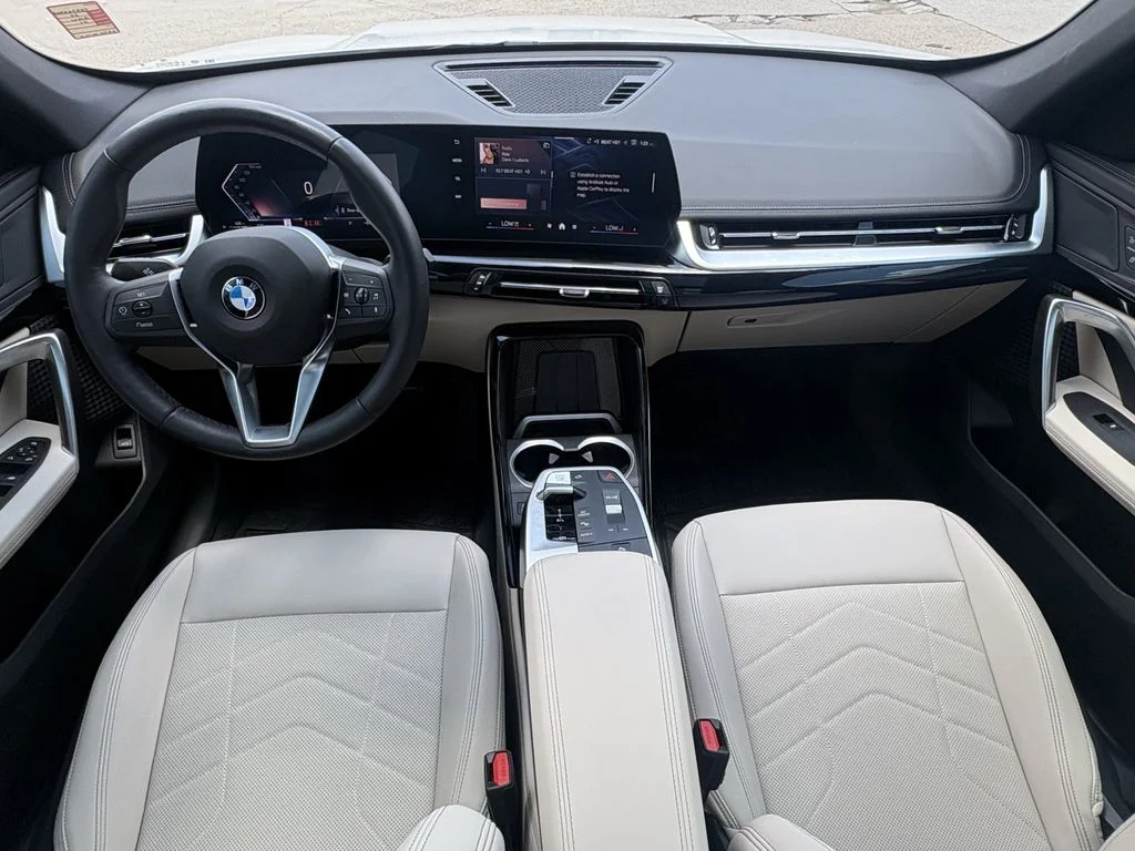 Used 2025 Alpine White BMW xDrive28i image 26