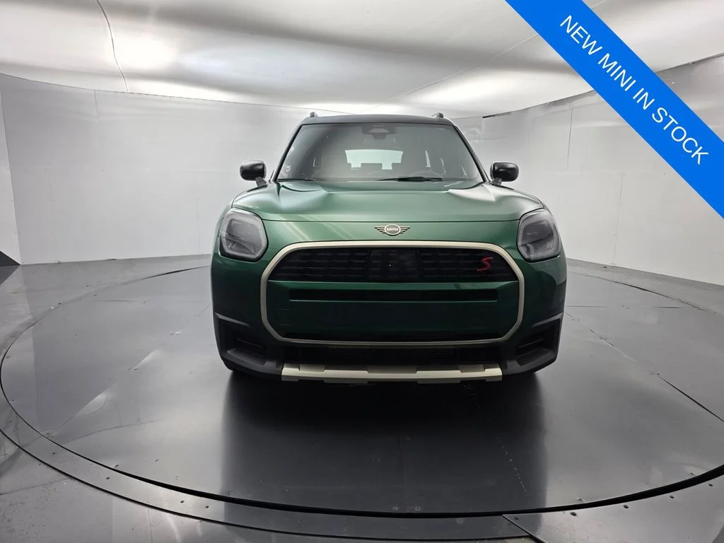 New 2027 Green MINI Signature Plus image 2