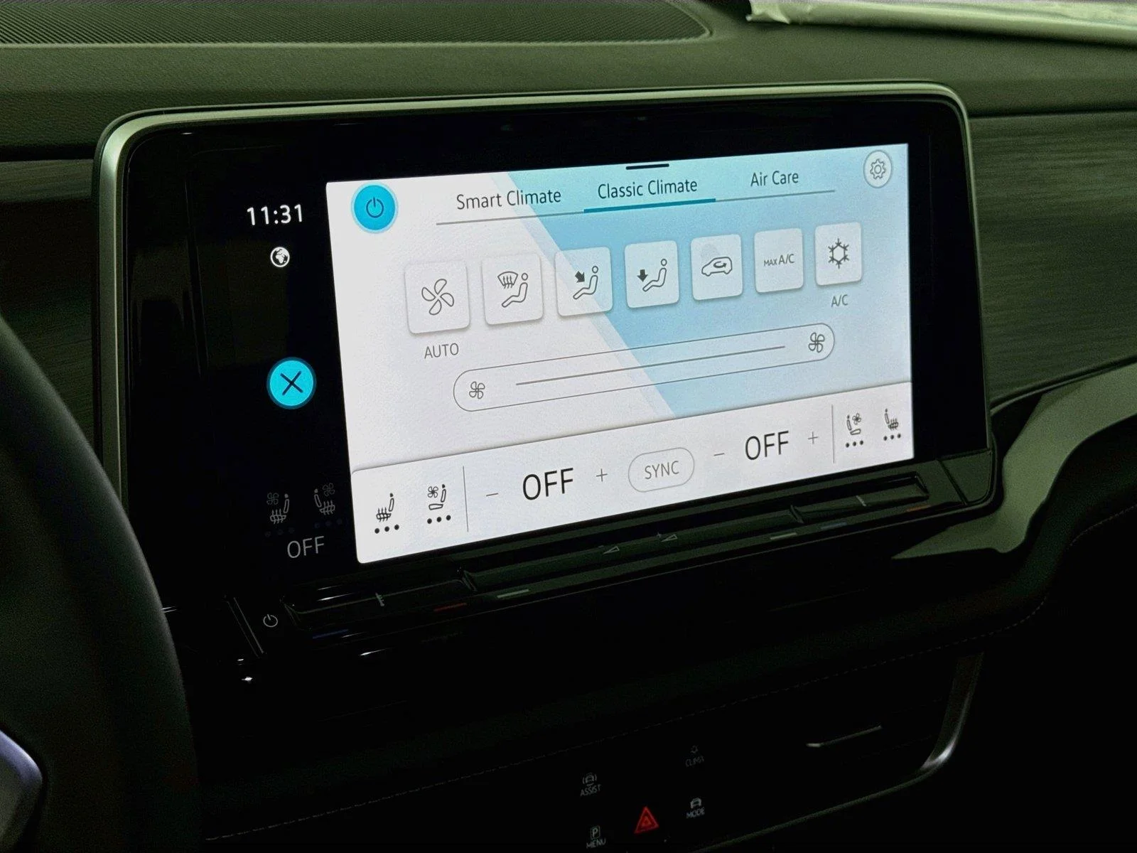 New 2026 Deep Black Pearl Volkswagen 2.0T SE w/Technology image 15