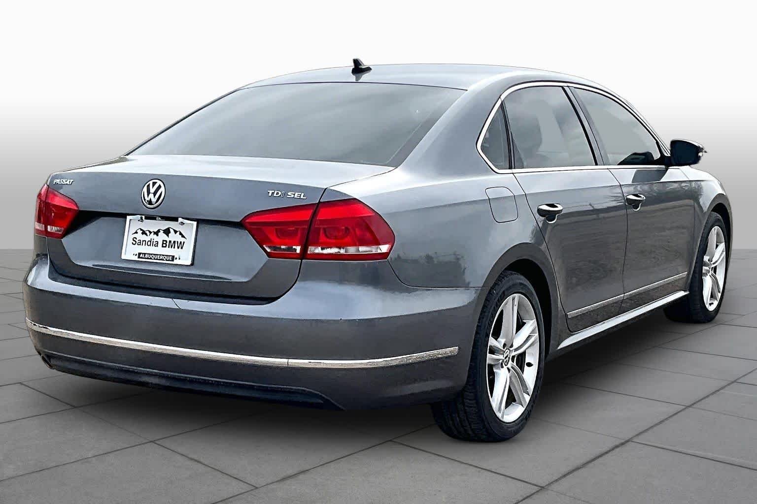 Used 2015 Platinum Gray Metallic Volkswagen 2.0L TDI SEL Premium image 10