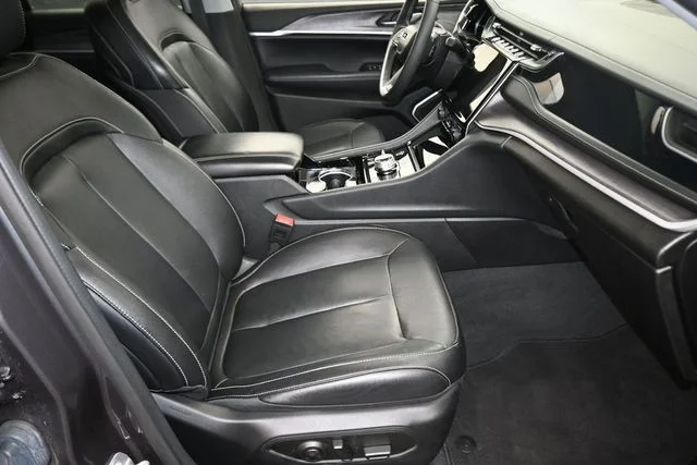 Used 2022 Gray Jeep 4xe image 22