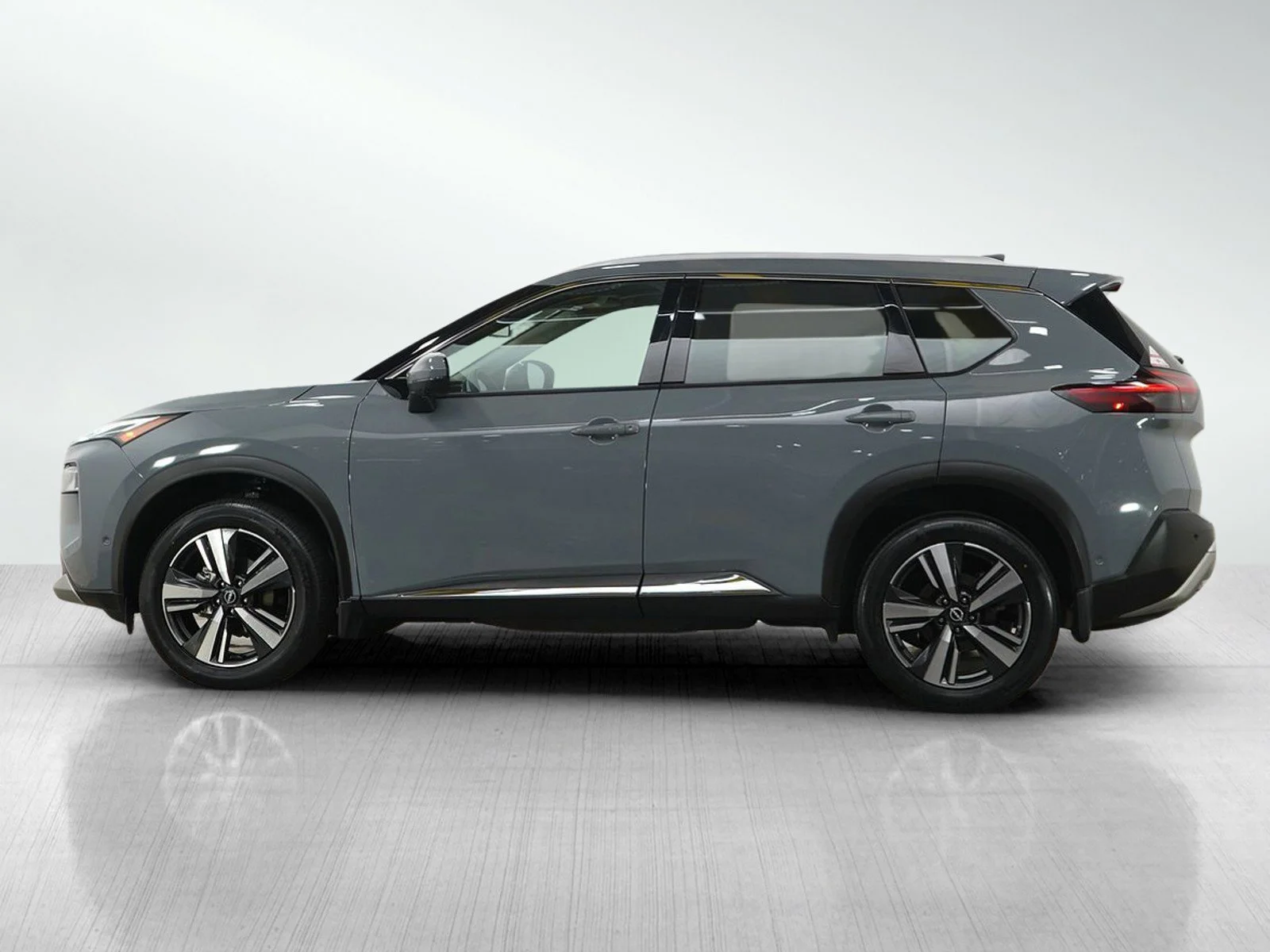 Certified 2023 Nissan Rogue Platinum with VIN JN8BT3DD1PW317439 for sale in Burnsville, Minnesota
