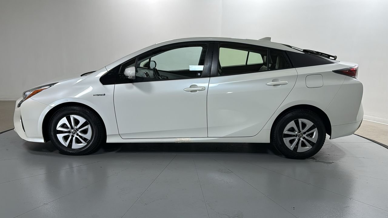 Used 2016 White Toyota Four image 8