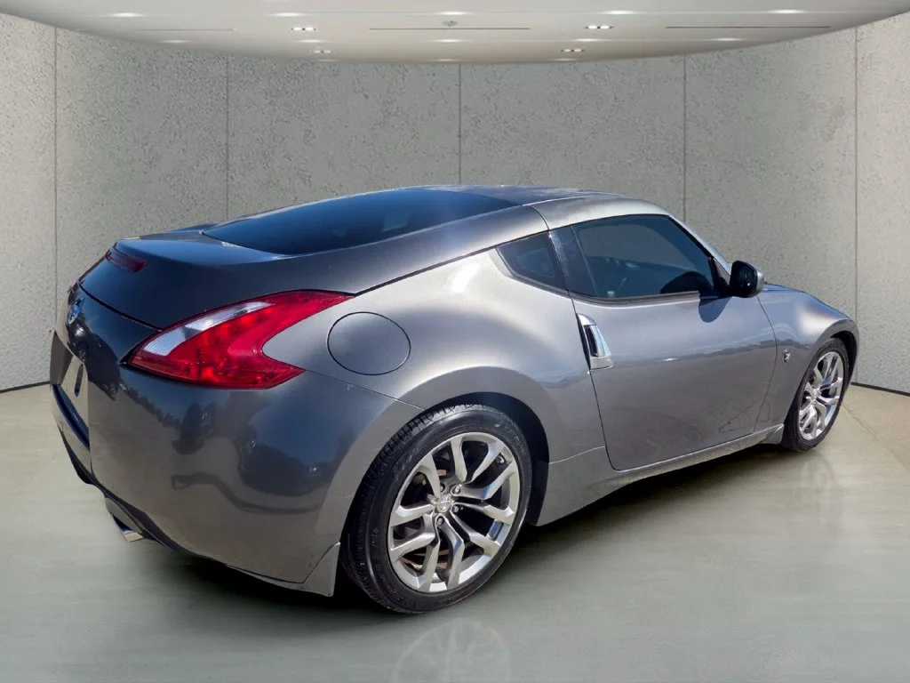Used 2014 Gray Nissan Base image 4