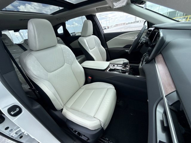 New 2026 Eminent White Pearl Lexus LUXURY image 32