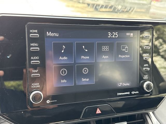 Used 2021 White Toyota XLE image 18