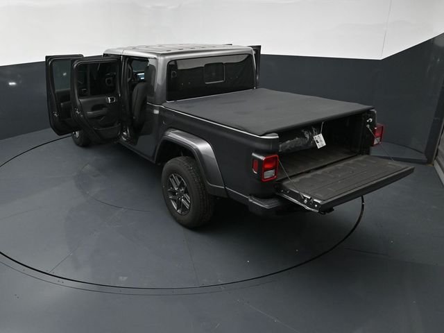 New 2026 Granite Crystal Metallic Clear-Coat Exterior Paint Jeep Sport S image 28