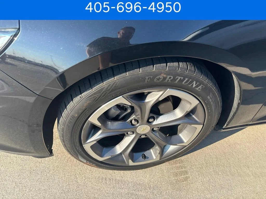 Pre-Owned 2021 Chevrolet Malibu LT